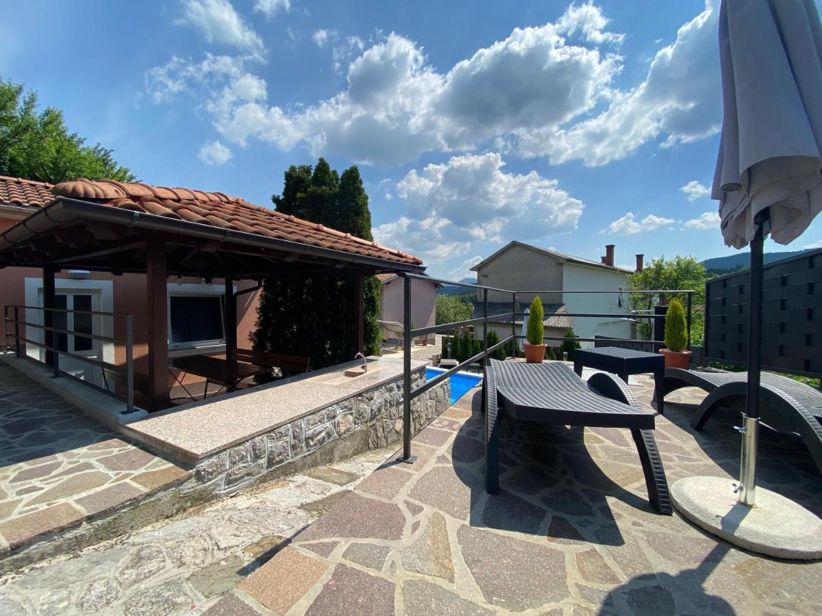 Holiday House Pasjak Sapjane ภายนอก รูปภาพ
